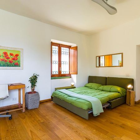 Kamyhouse Una Tranquilla Struttura Nel Verde Villa Nápoles Exterior foto
