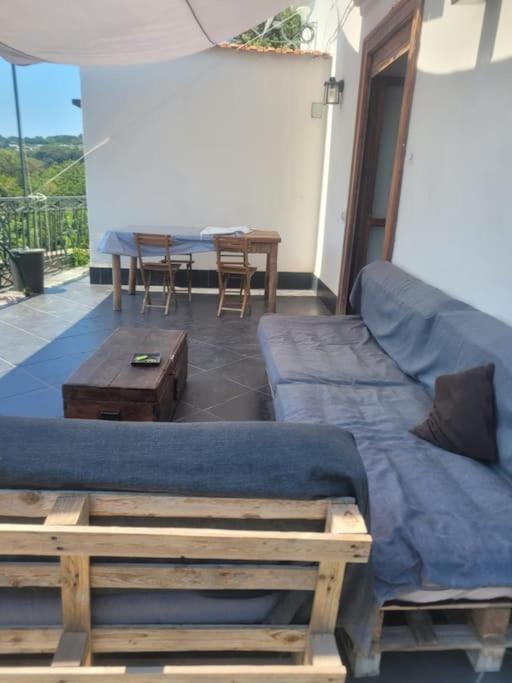 Kamyhouse Una Tranquilla Struttura Nel Verde Villa Nápoles Exterior foto