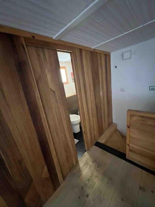 Kamyhouse Una Tranquilla Struttura Nel Verde Villa Nápoles Exterior foto