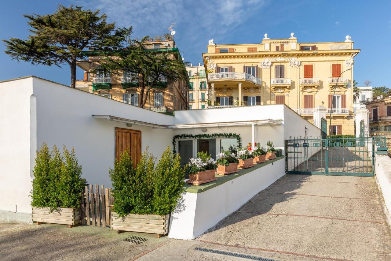 Kamyhouse Una Tranquilla Struttura Nel Verde Villa Nápoles Exterior foto