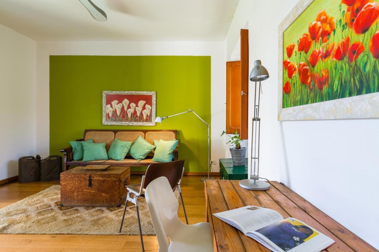Kamyhouse Una Tranquilla Struttura Nel Verde Villa Nápoles Exterior foto