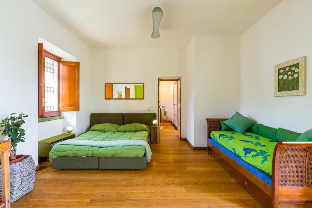 Kamyhouse Una Tranquilla Struttura Nel Verde Villa Nápoles Exterior foto